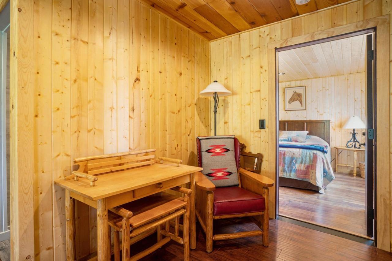 Frontier Mountain Retreat - Monthly Long-Term Vacation Rental 30 Days Minimum -- Estes Park Apts Exterior photo
